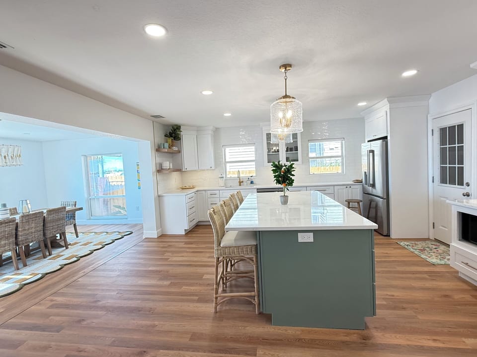 Open plan kitchen and dining