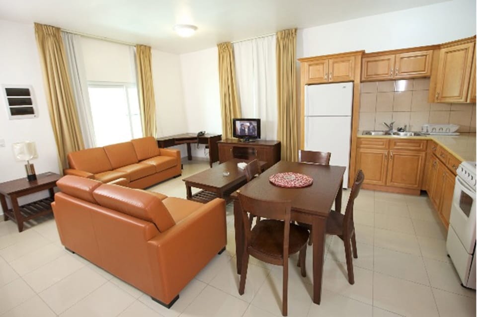 Suite, 1 Bedroom | In-room dining