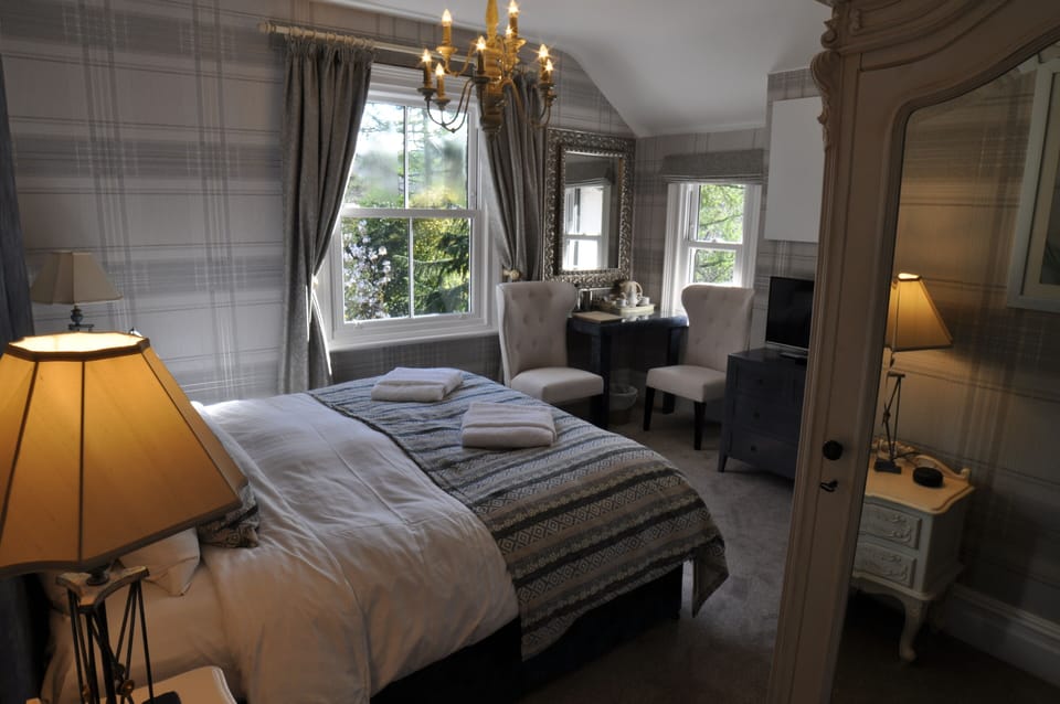 Premium bedding, individually decorated, individually furnished, desk
