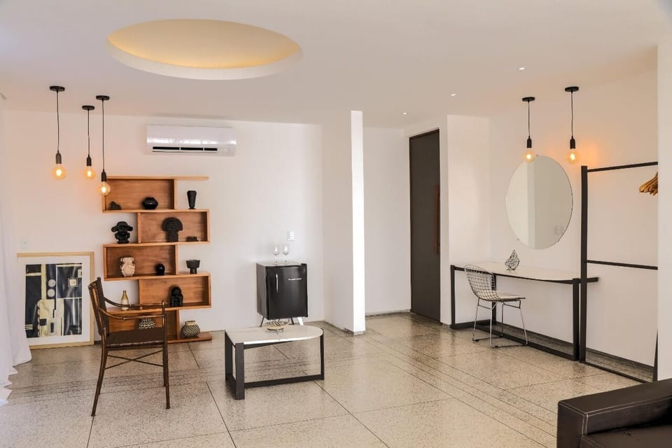 Deluxe Suite (Master) | 1 bedroom, minibar, desk, blackout drapes