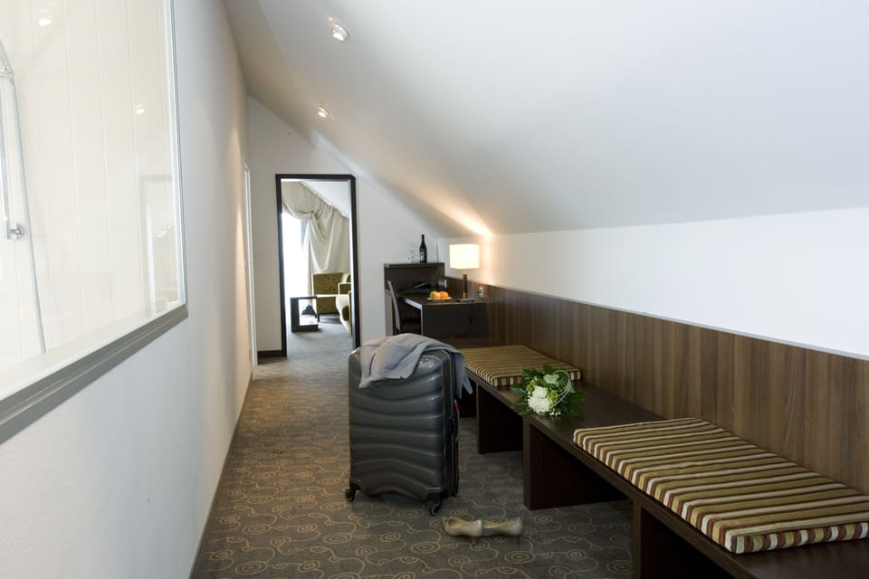 Suite, 1 Bedroom, Balcony | Room amenity