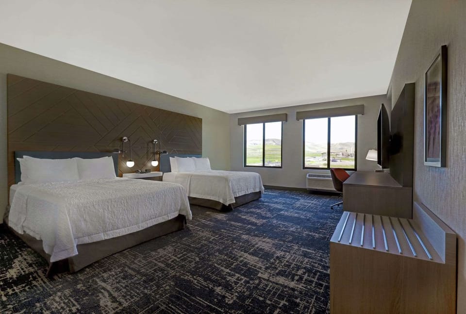 Select Comfort beds, individually decorated, individually furnished