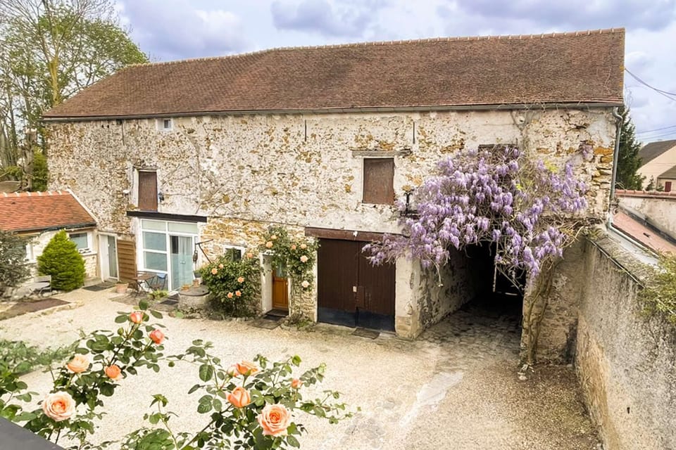 View of the first floor bedroom, courtyard side