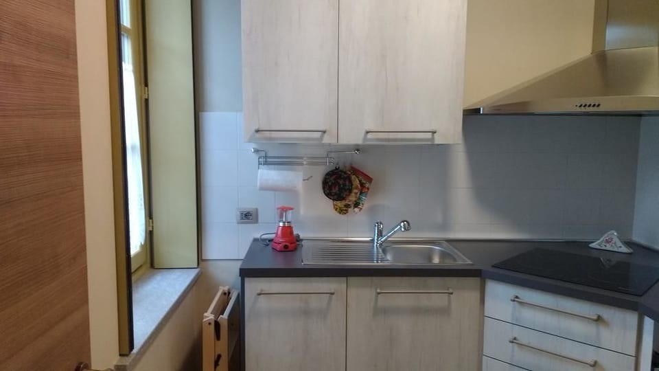 Apartment, Ground Floor (Art Noveau Studio Apartment) | Private kitchen | Shared fridge, microwave