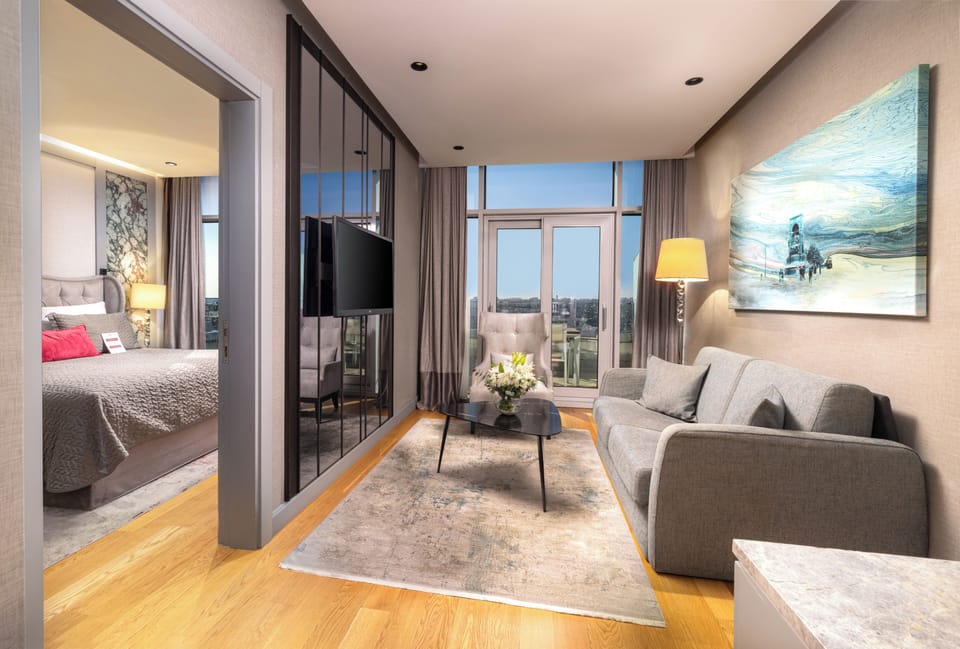 Taksim Terrace Suite | Minibar, in-room safe, soundproofing, iron/ironing board