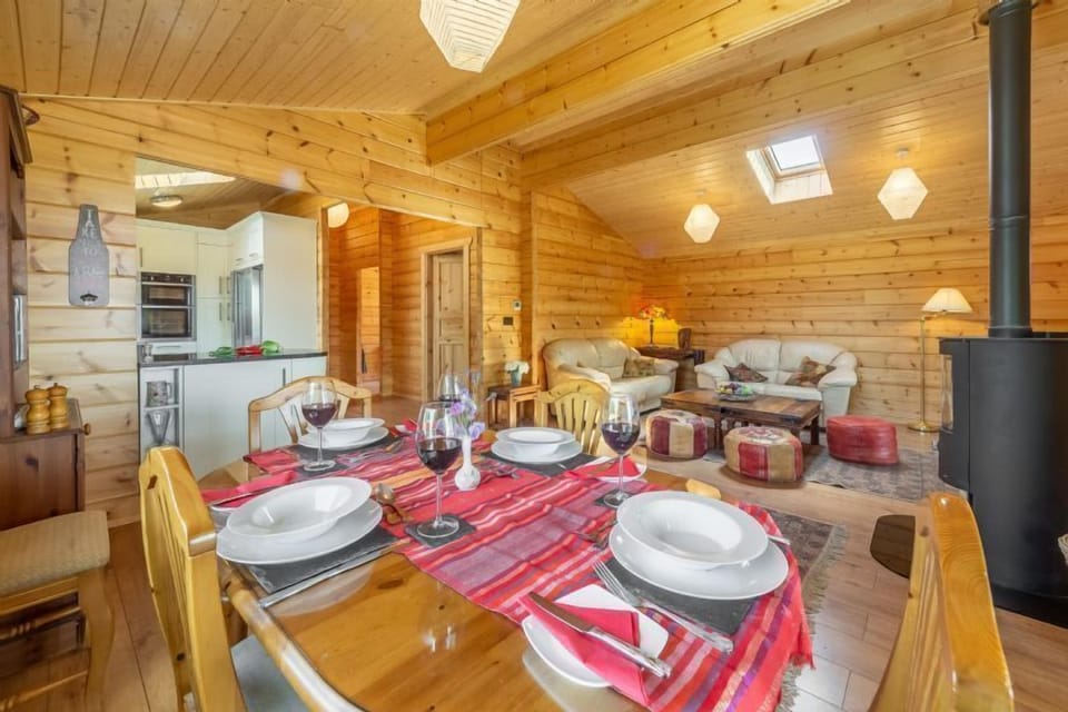 Ground floor: Dining table seating four