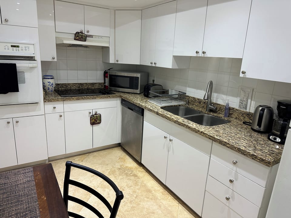 Full Kitchen
