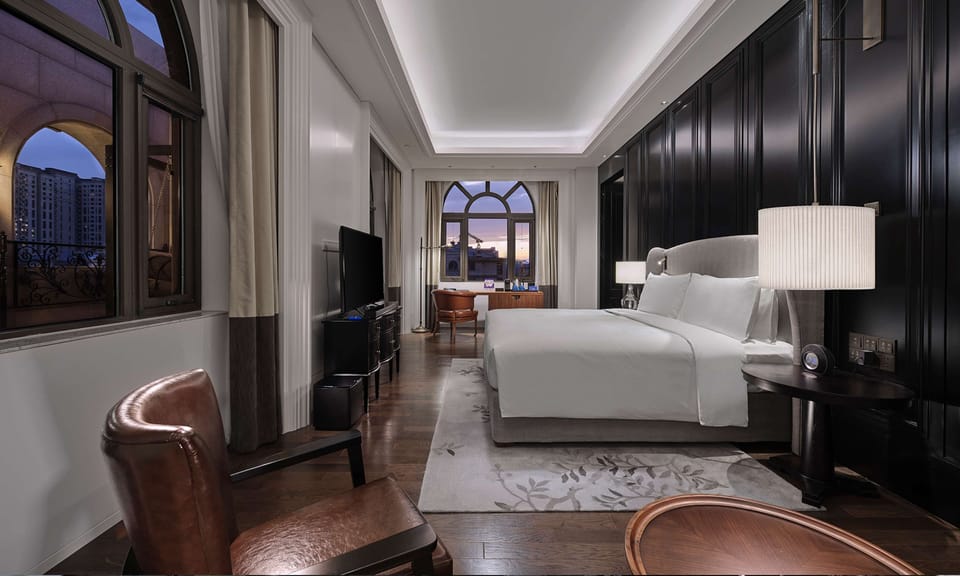 Presidential Suite, 1 King Bed | Down comforters, minibar, in-room safe, desk