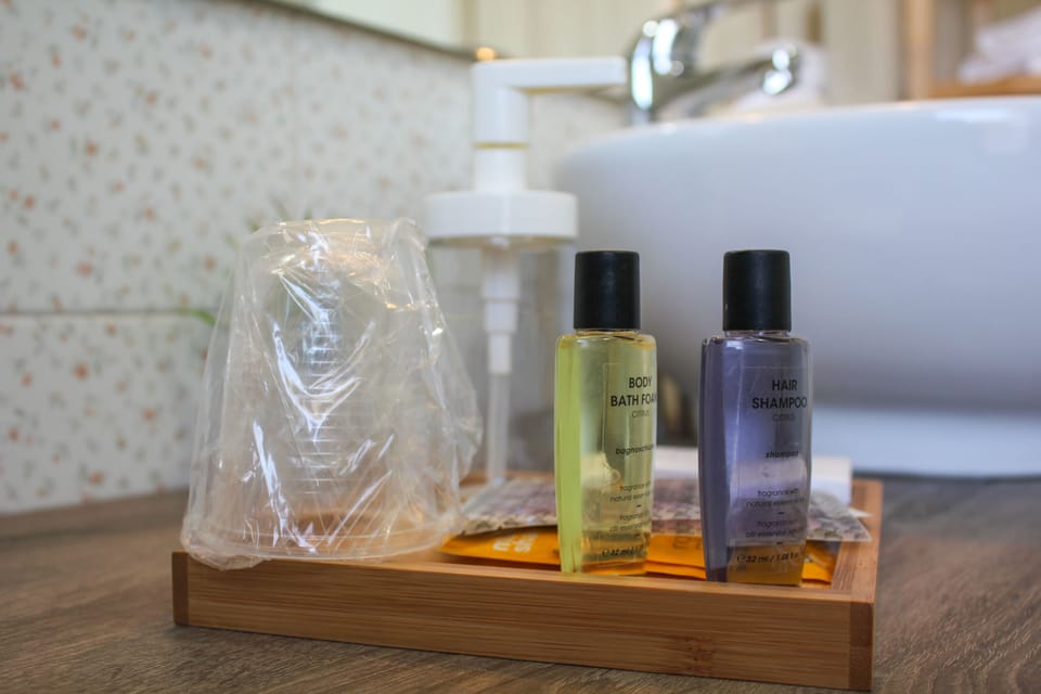 Double Room (La Mietitura) | Bathroom amenities | Shower, towels, soap, toilet paper