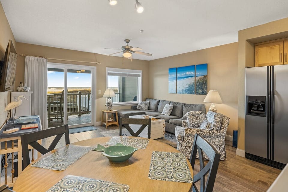 Living Dining Area