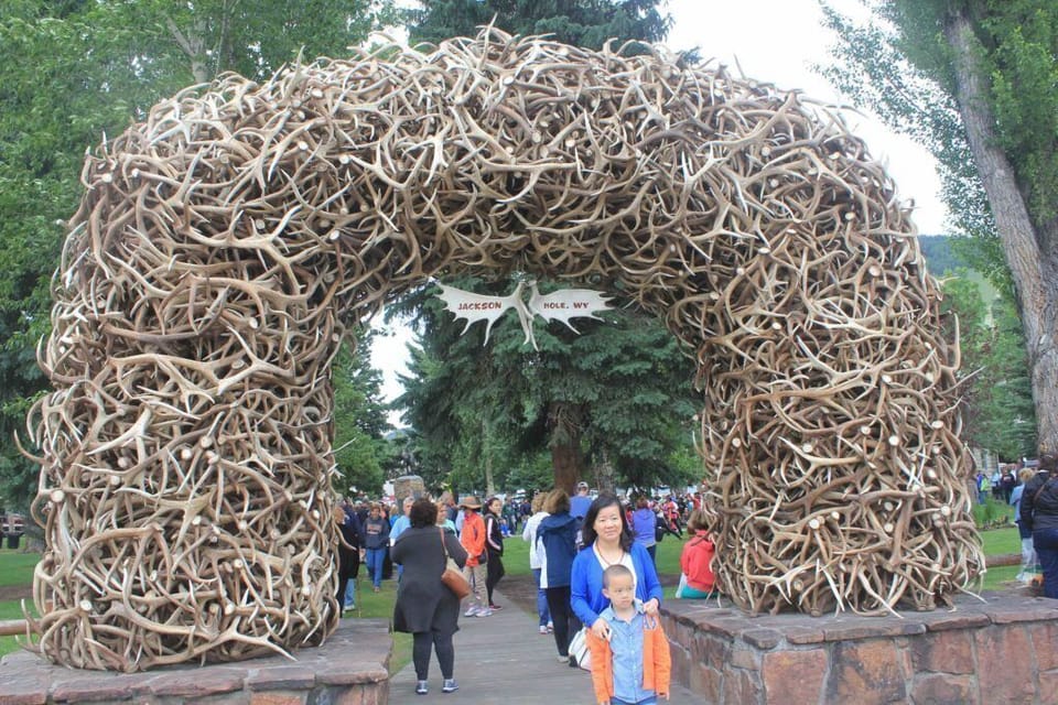 Three minute walk to the iconic Town Square in Jackson Hole