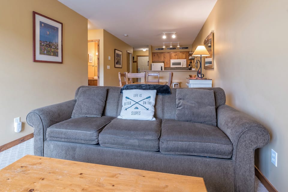 Open Concept for Easy Entertaining 