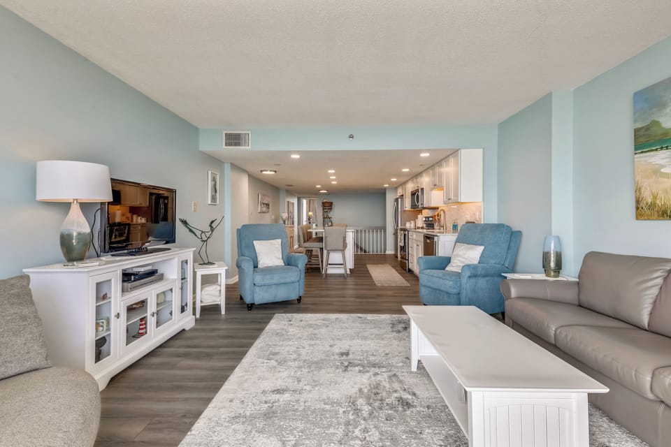 Main Level,Living Room,