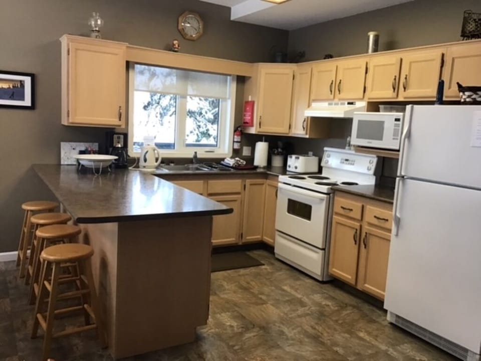 Kitchen & Breakfast Bar 