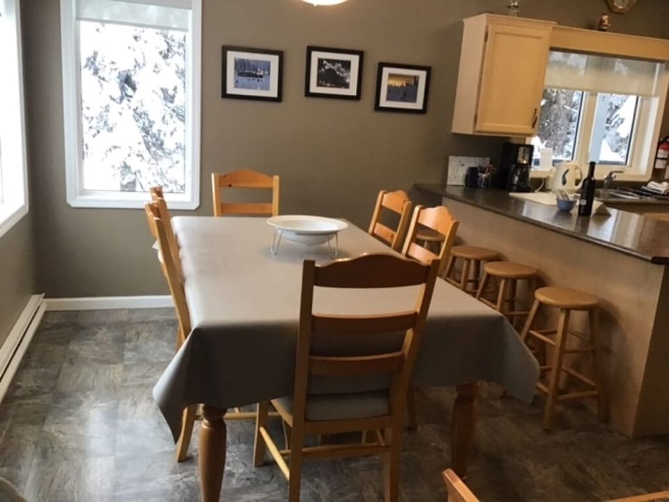 Dining Area/Kitchen 