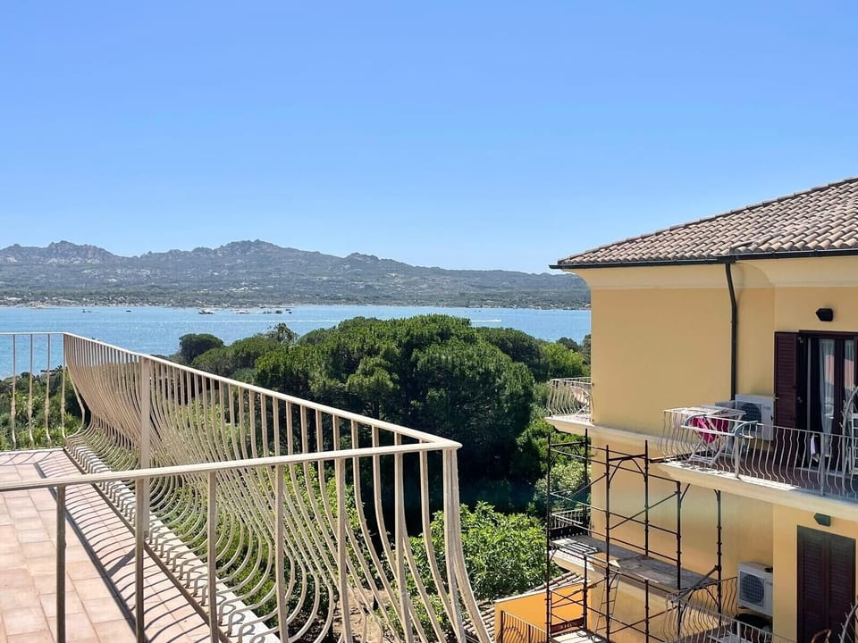 L'isola di Caprera vista dalla Terrazza anteriore