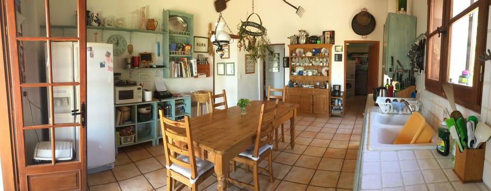 Kitchen
 Les Roses Trémières 