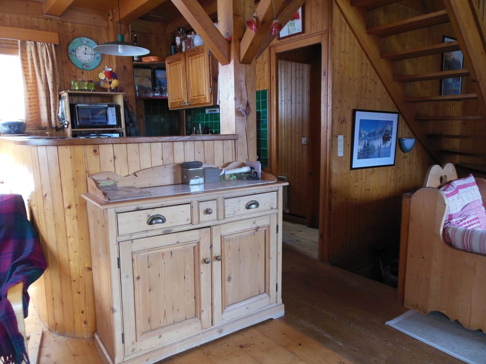 Entry to lounge.