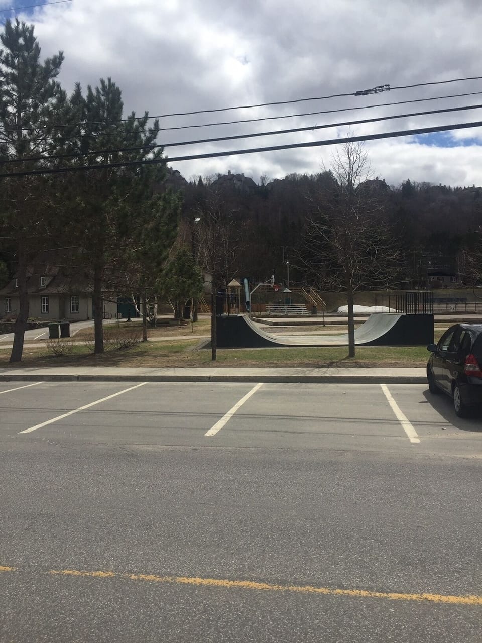 kids park that is 5 min walk away