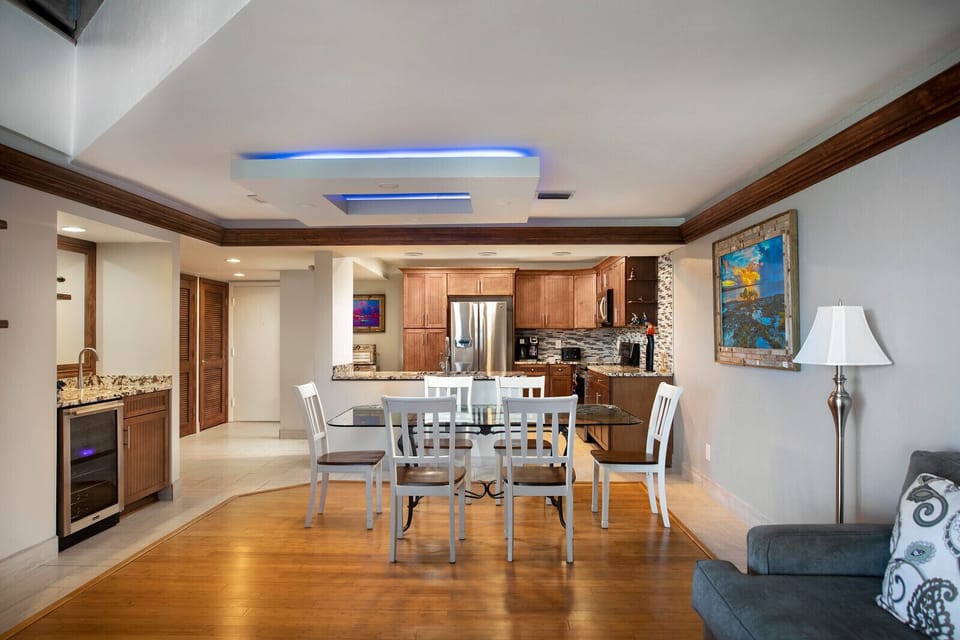 Looking towards the dining and kitchen area