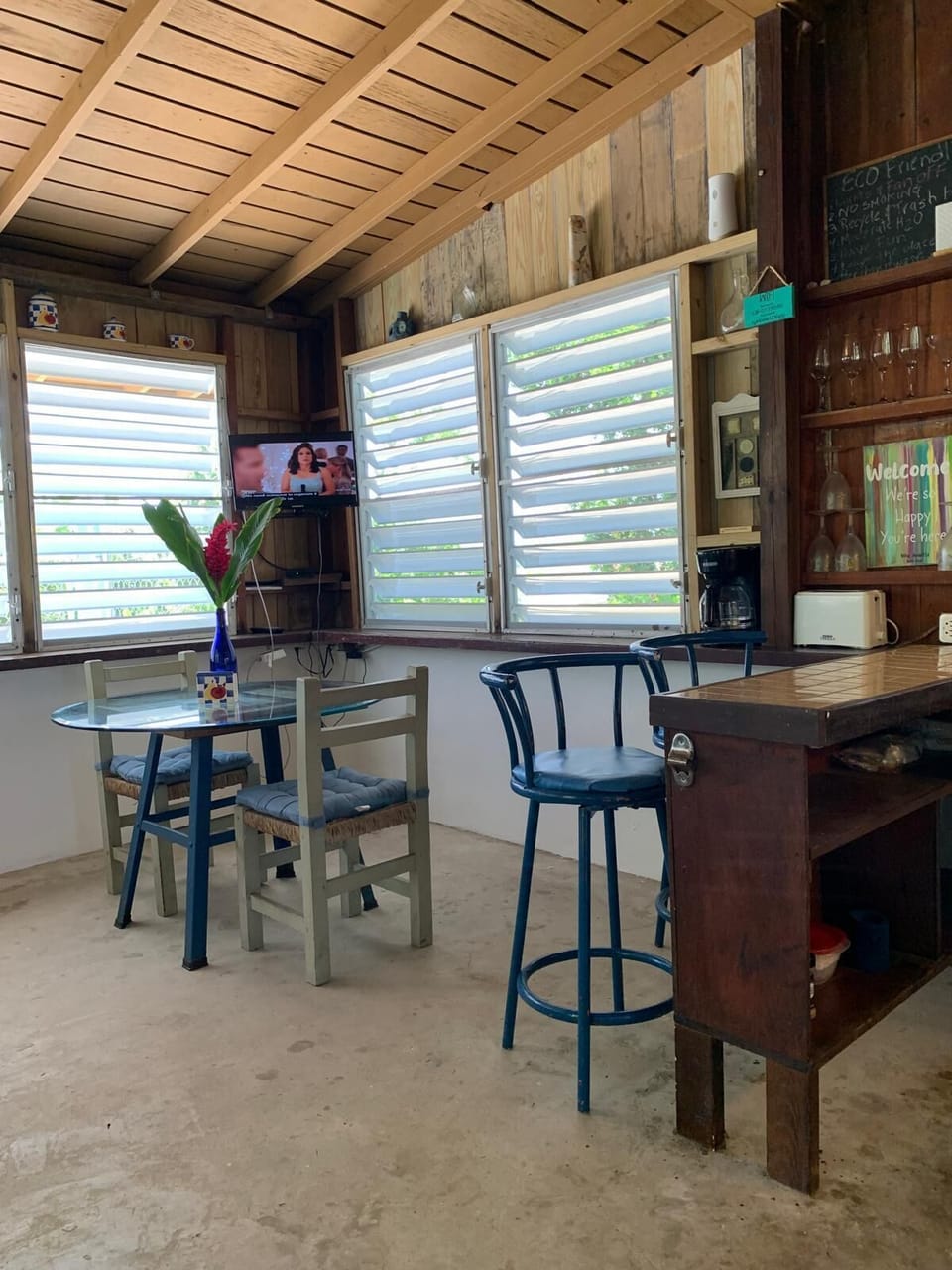 OPEN CONCEPT DINING TABLE & KITCHEN