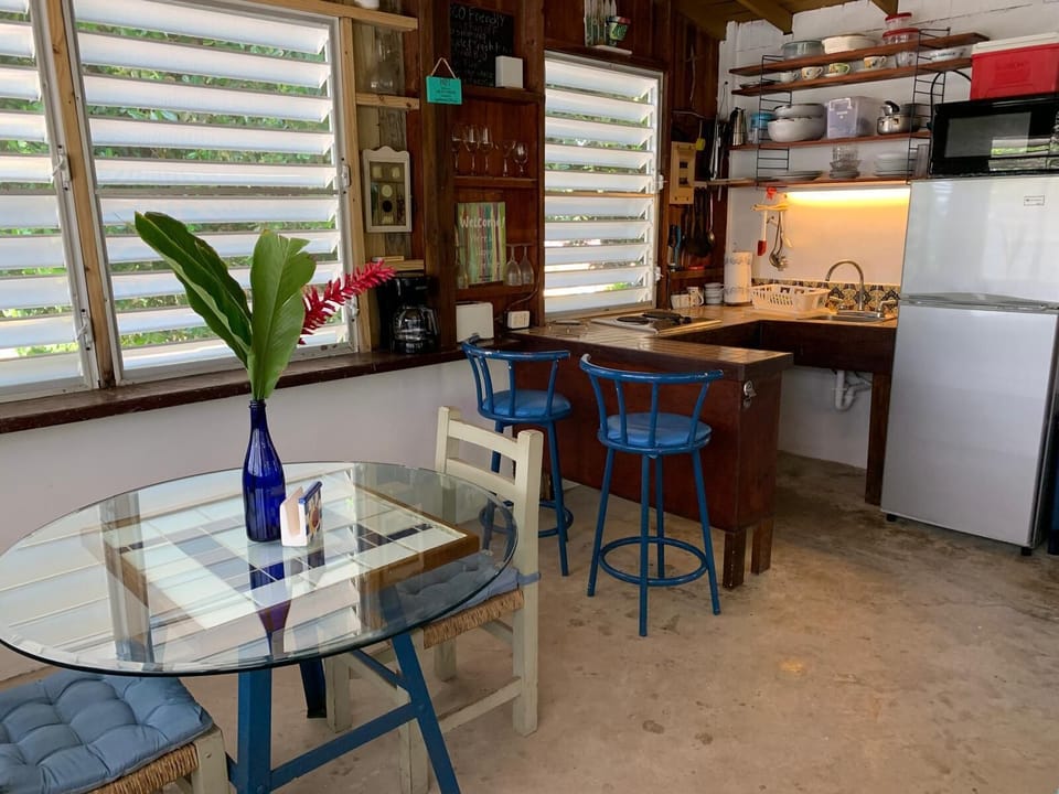 OPEN CONCEPT DINING TABLE & KITCHEN