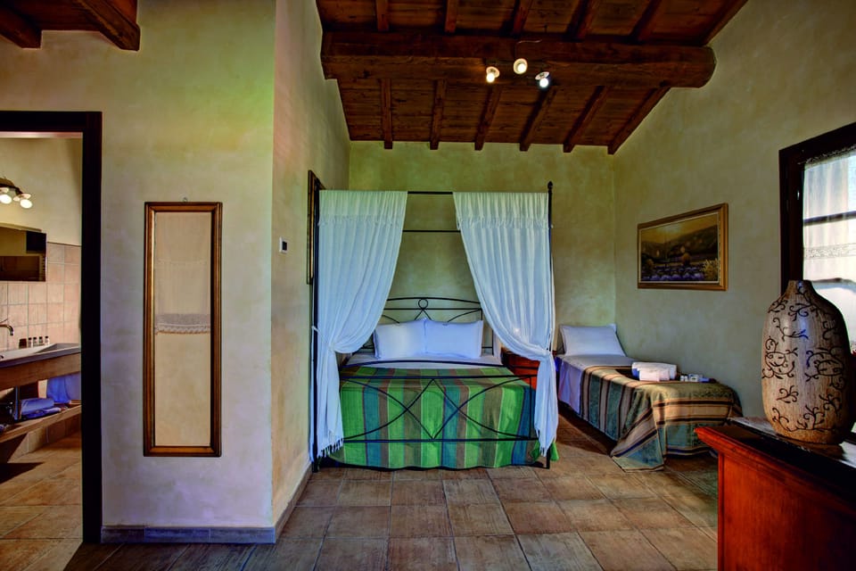 Triple Room | In-room safe, desk, soundproofing, cribs/infant beds