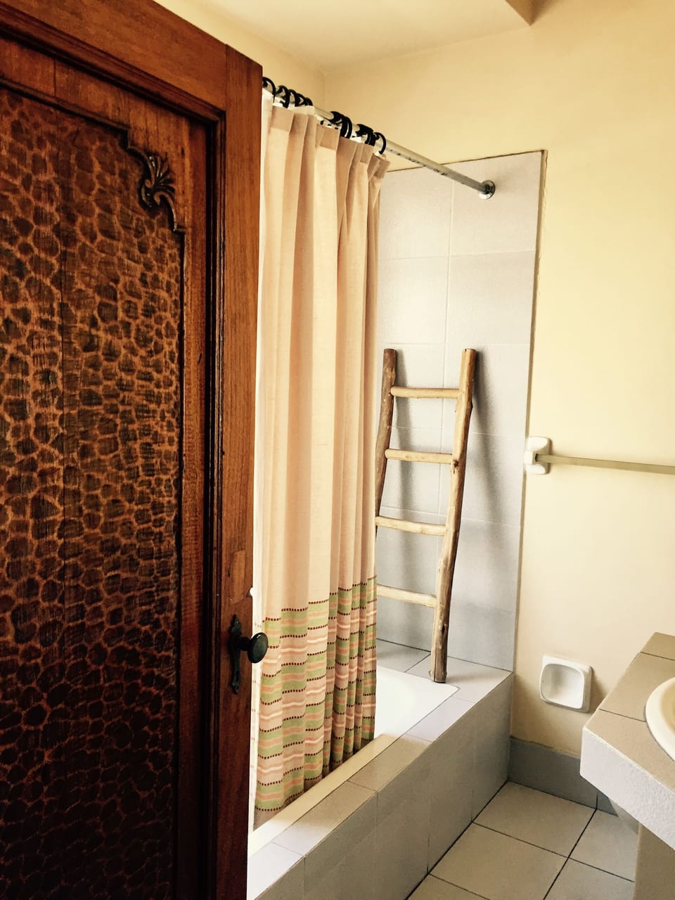 Standard Room, 2 Queen Beds (Streed View, Bathtube) | Bathroom | Shower, free toiletries, hair dryer, towels