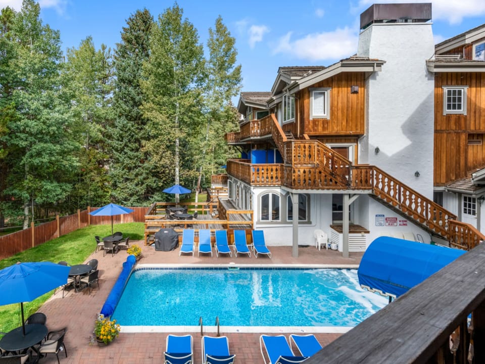 Access to Outdoor Pool