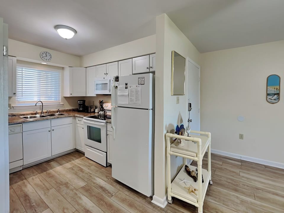 Full Kitchen