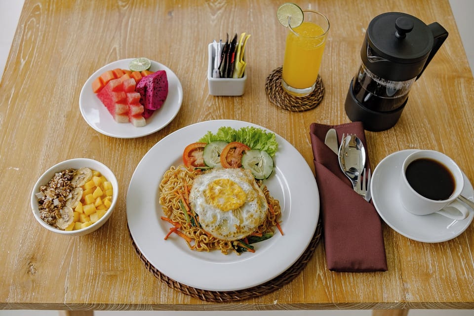 Daily full breakfast for a fee