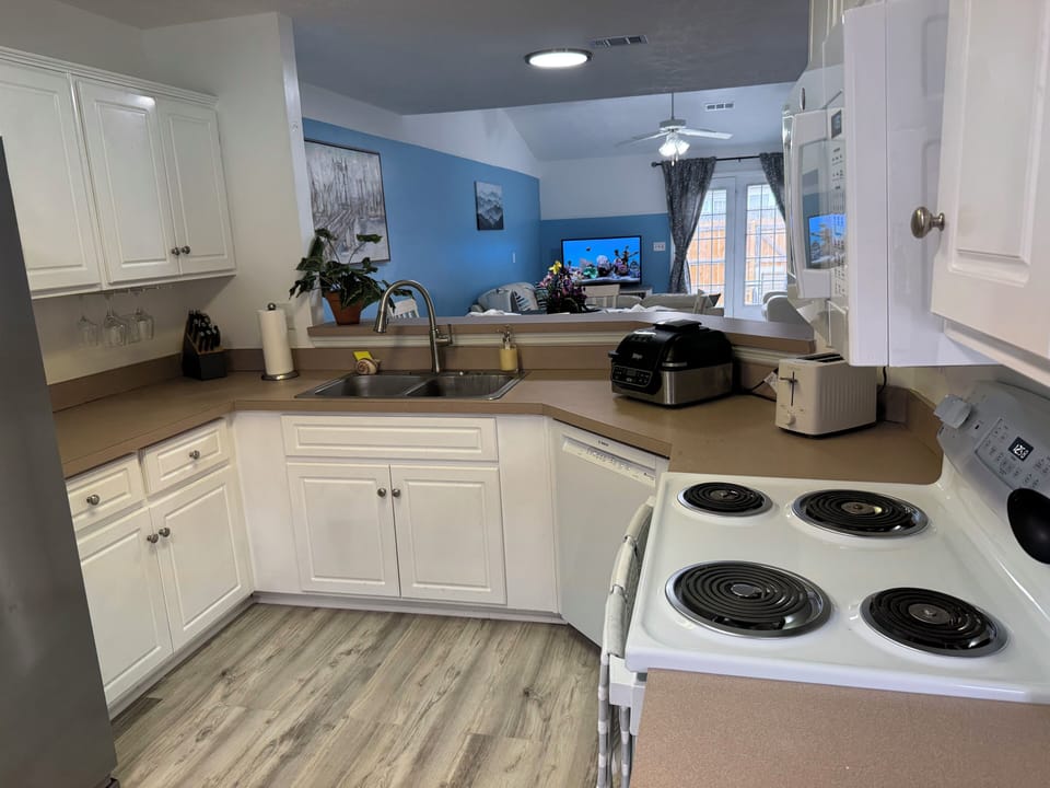 Kitchen - fully equipped