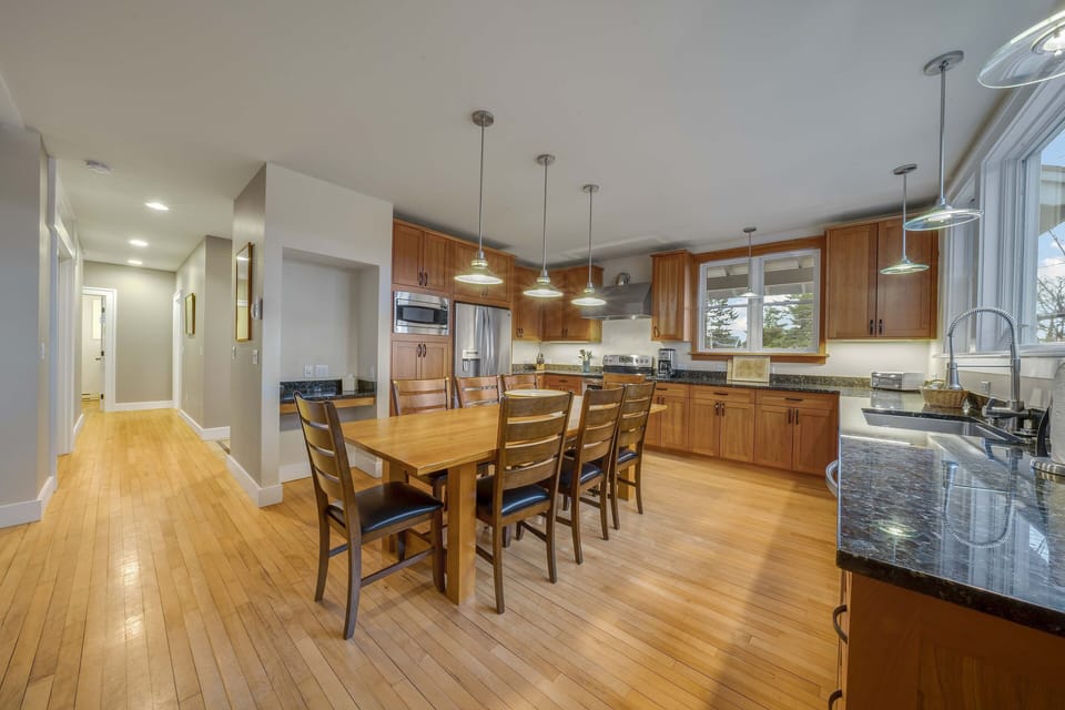 Another view of our kitchen and dining area 