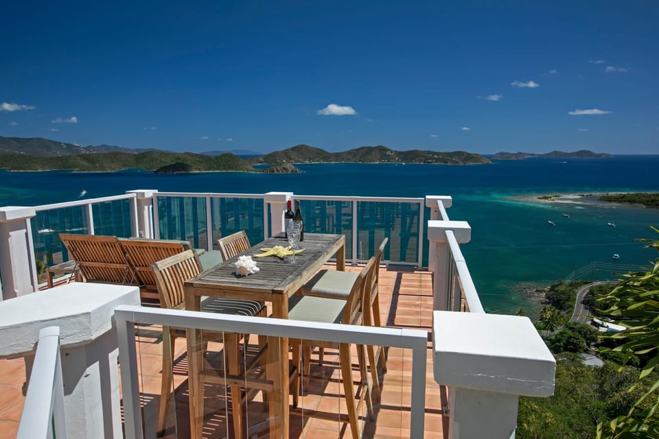Outdoor dining and lounge area