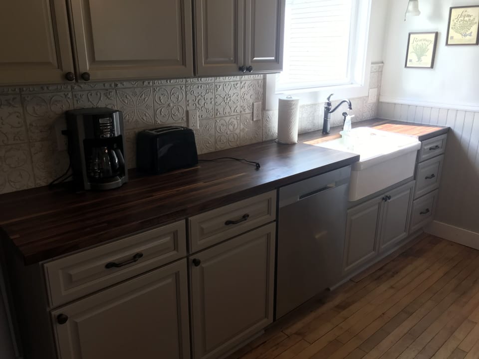 Freshly renovated kitchen!
