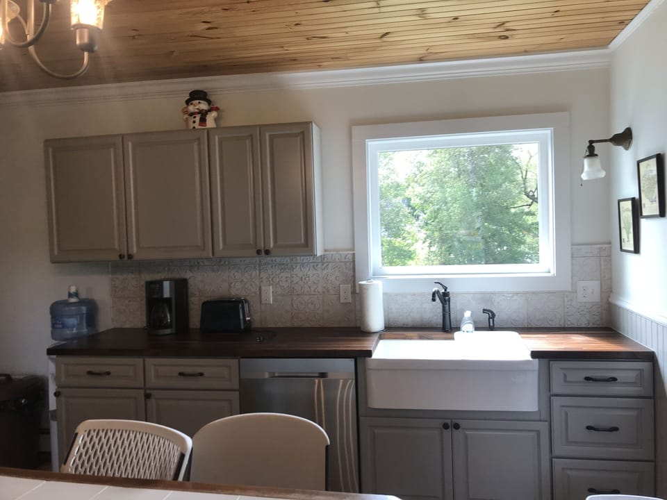 Freshly renovated kitchen!