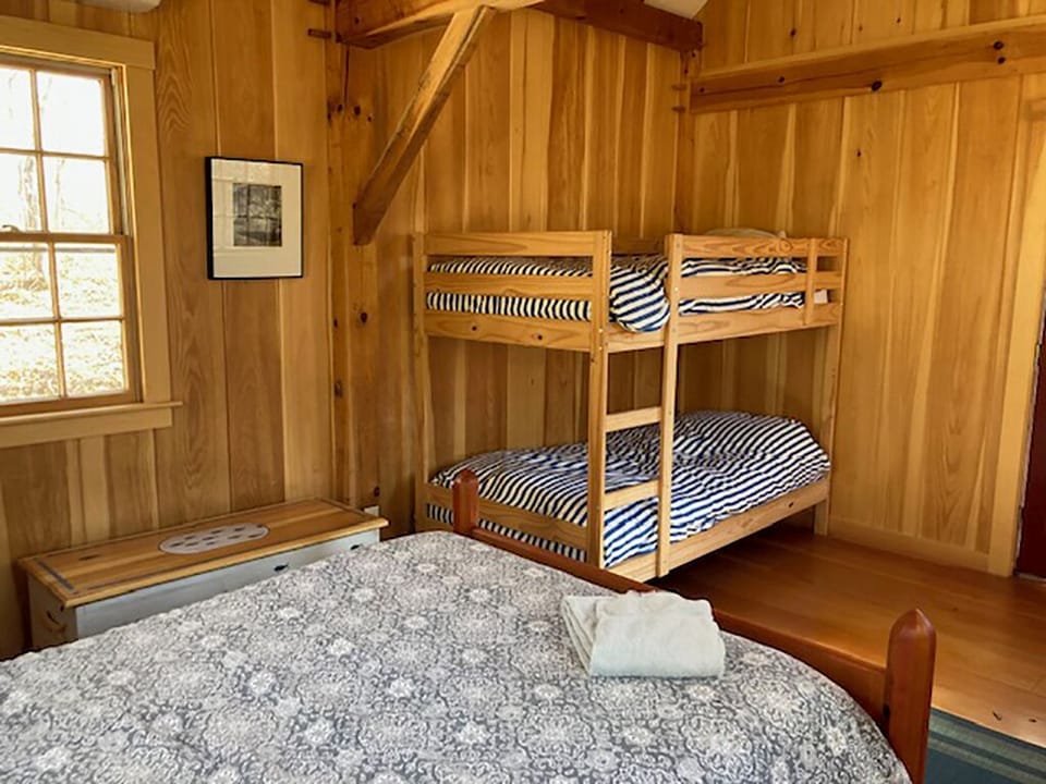 twin bunk beds in barnacle