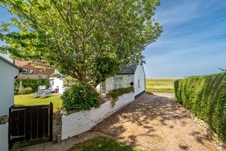 Fridays Barn, Salthouse: Charming cottage on the edge of the marshes