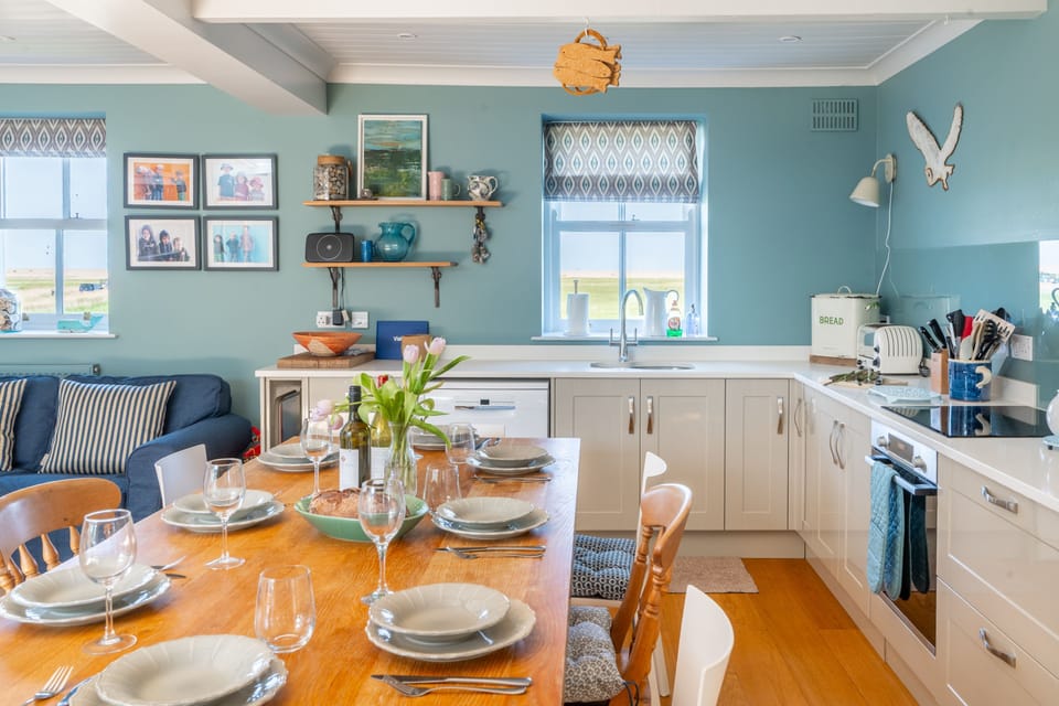 Ground floor: Light and cheerful room with fantastic views