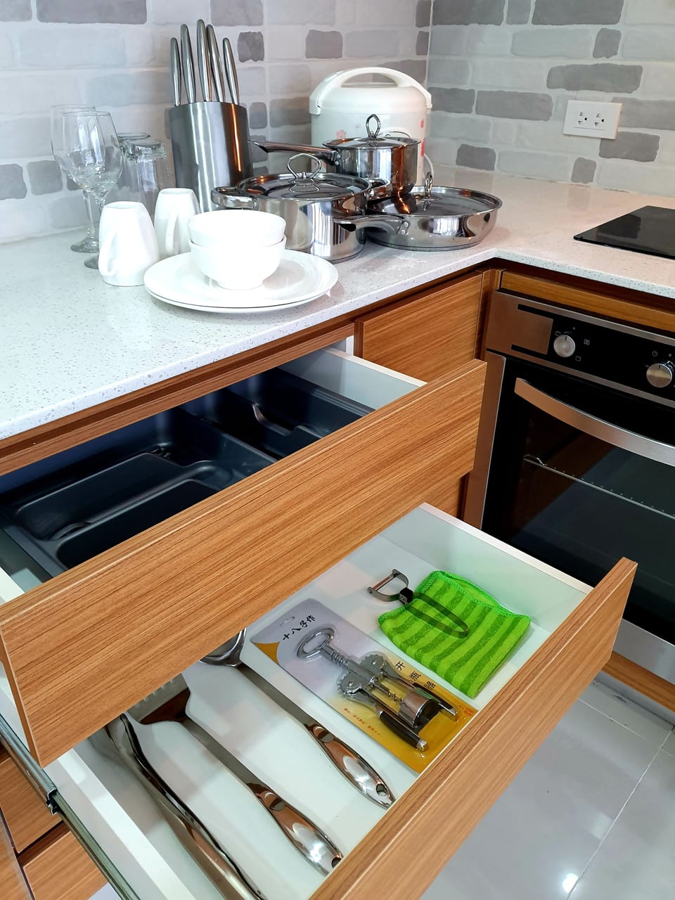 Full-size fridge, microwave, rice cooker, cookware/dishes/utensils