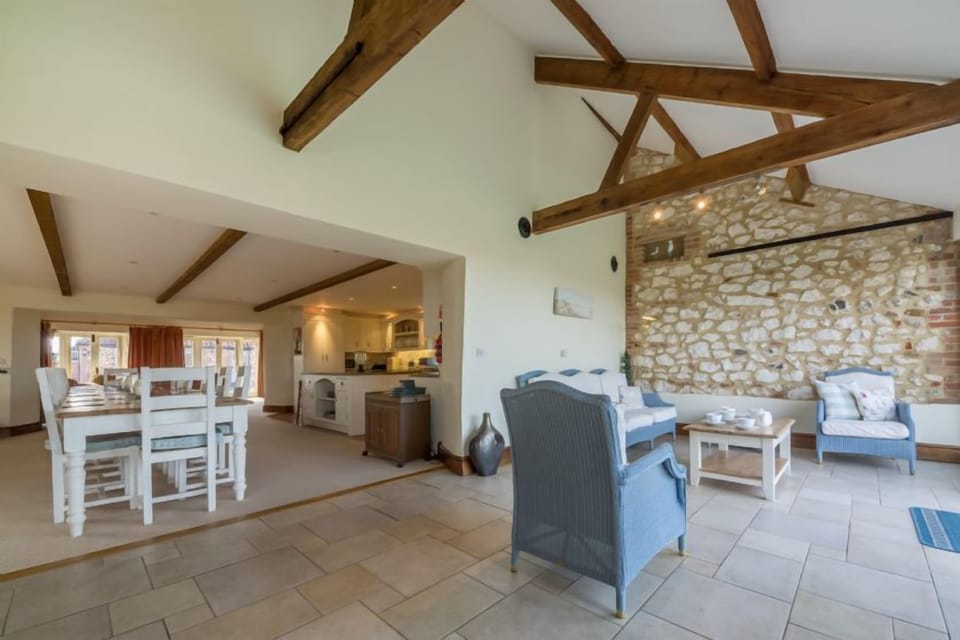 Ground floor: Dining area and garden room