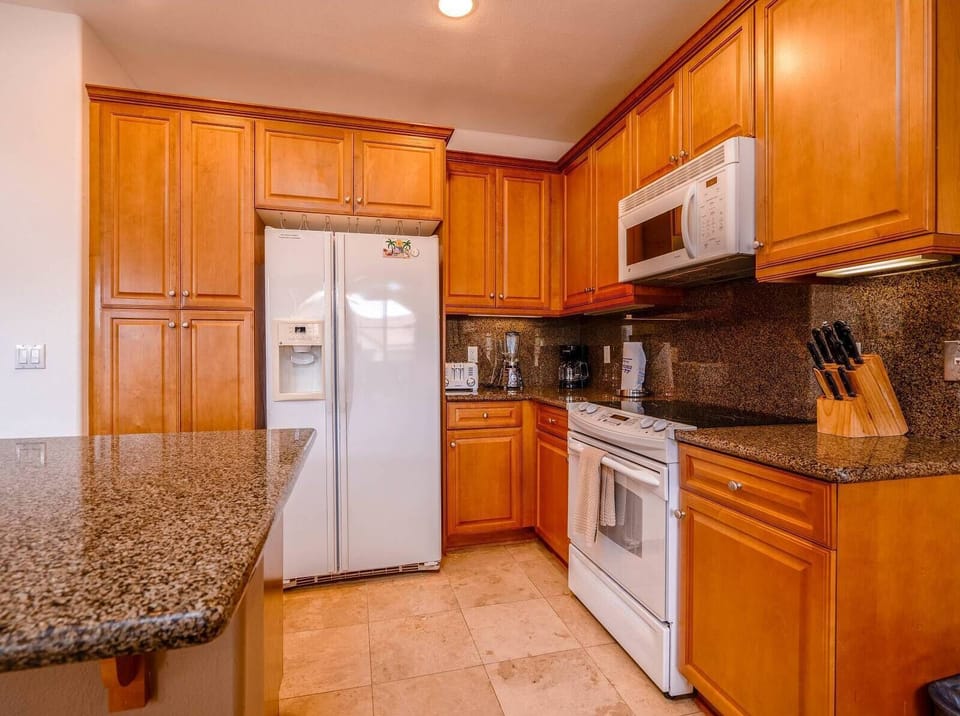 Condo 69-1 two car garage rental condo in El Dorado Ranch, San Felipe - kitchen