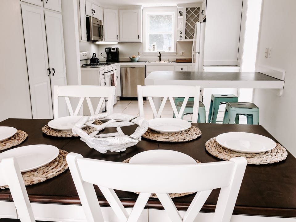View of dining/breakfast bar (seats 4)/kitchen