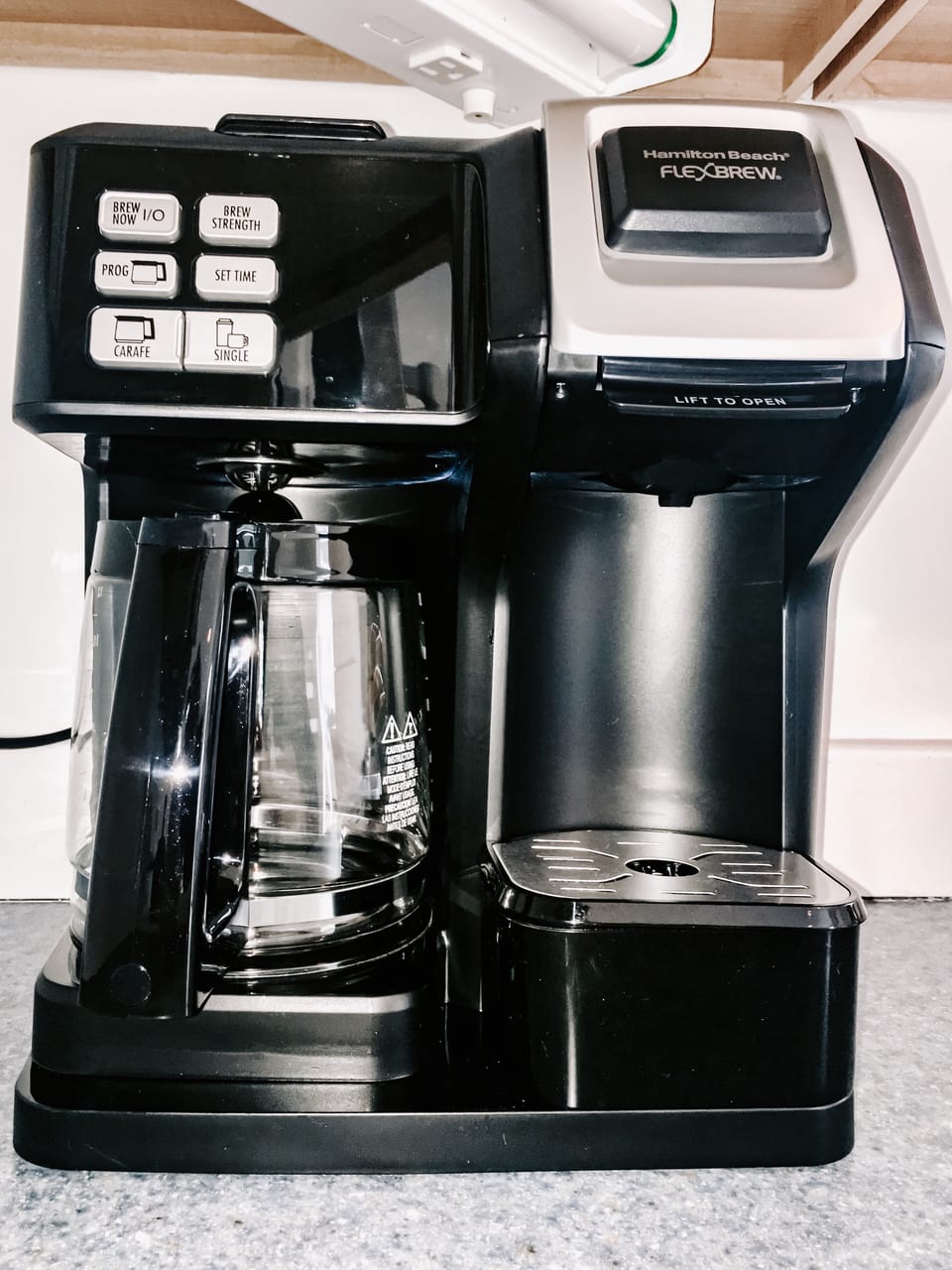 Coffee maker: drip and Keurig combo; yay coffee!