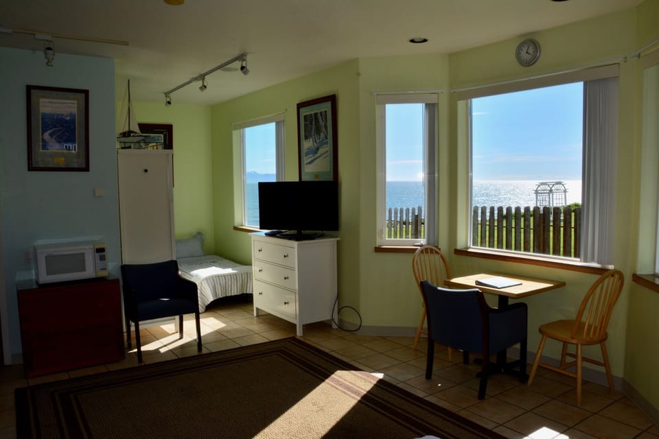 Room202820Alcove