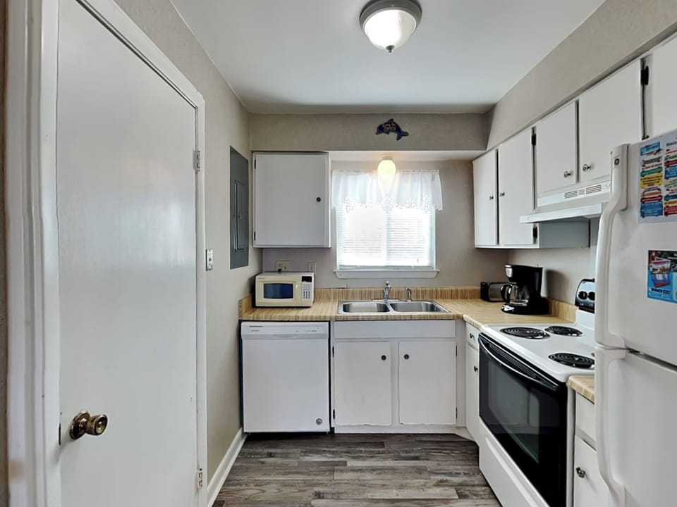 Full Kitchen