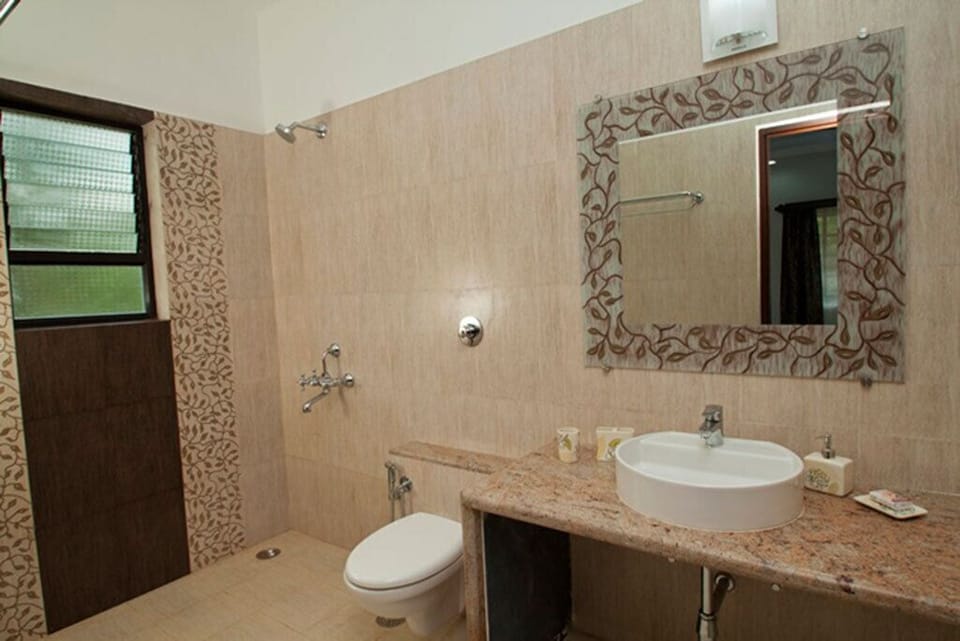 Villa with spacious bedrooms and attached bathrooms for rent in Calangute
