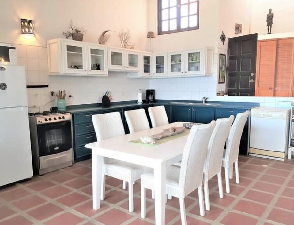 Large kitchen perfect for entertaining 