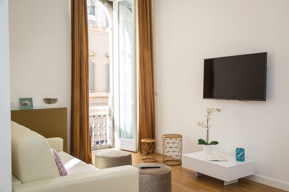 Relax time in the city center, in a fine living room