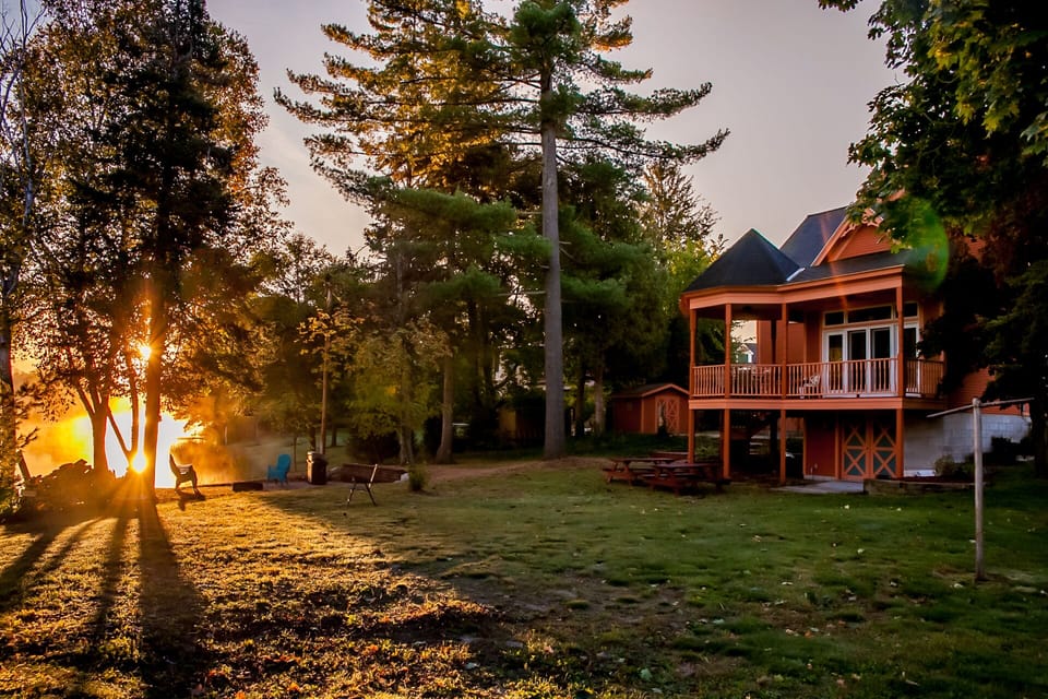 Beautiful sunrise on the Boyne River.